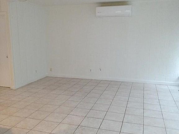 4th image of 1164 Parkwood Pl #3