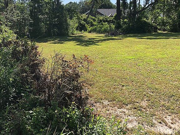 3rd image of 216 Russell Farm Dr