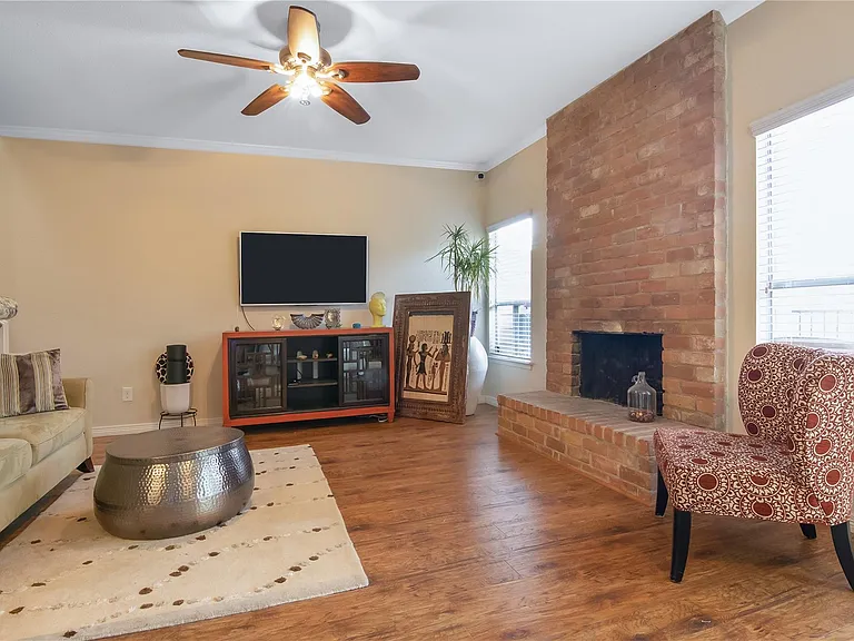 1802 Stoney Brook Dr #104 — Photo 9