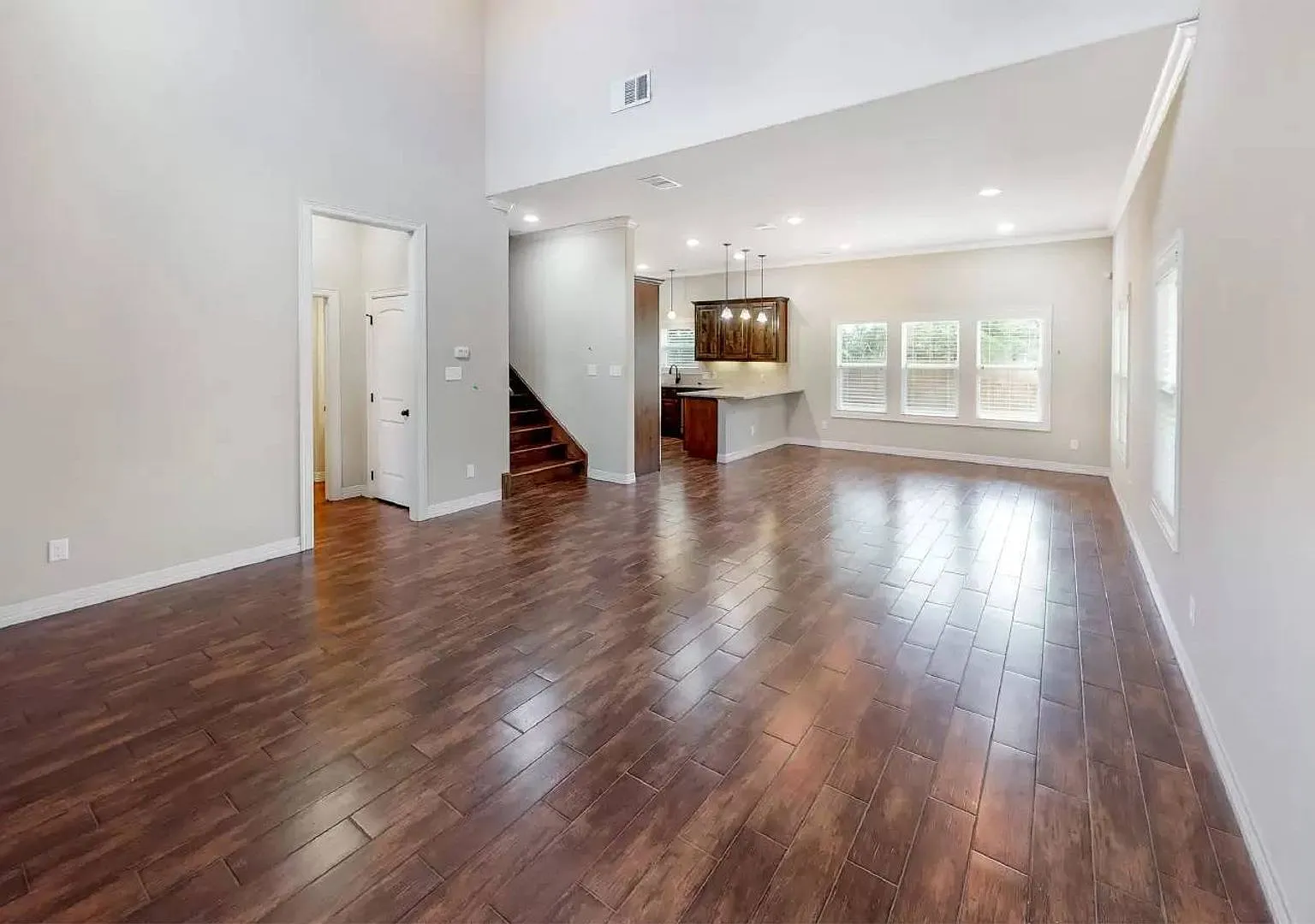 1300 Foster Avenue — Photo 4