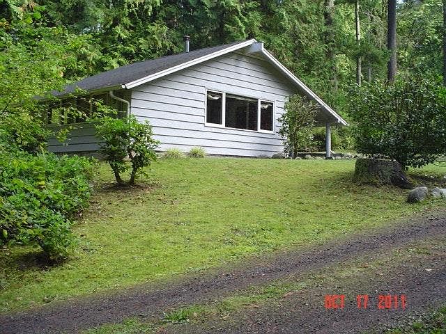 1st image of 4131 Bluff Ln NE #A