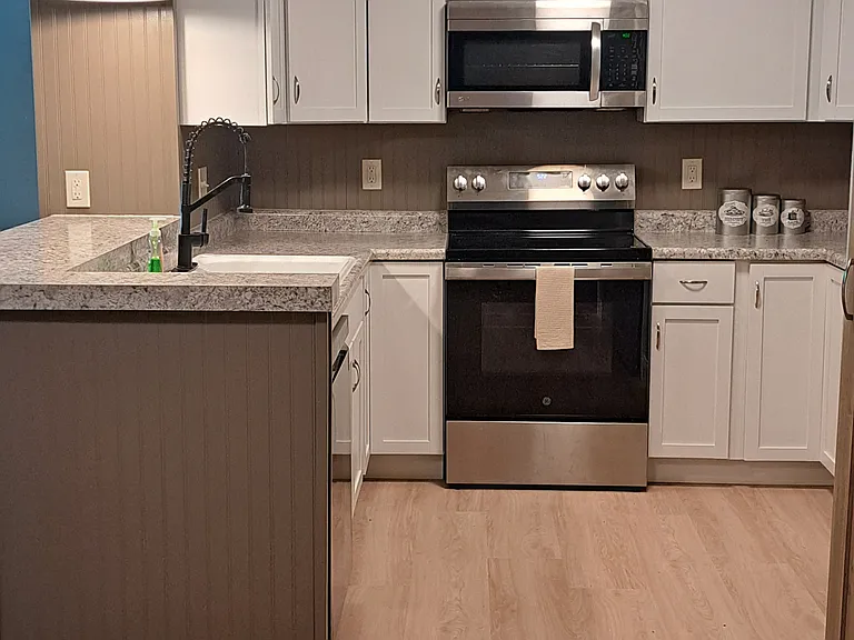 4643 Crow Creek Ct — Photo 11