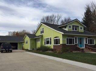 707 State St, Emmetsburg, IA 50536