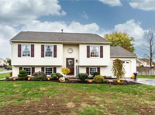 5517 Rockhampton Path, Clay, NY 13041