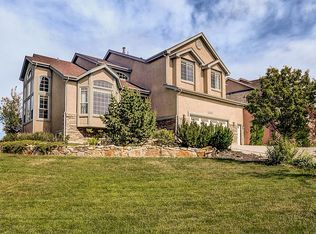 1932 Bridle Oaks Ln, Colorado Springs, CO 80921