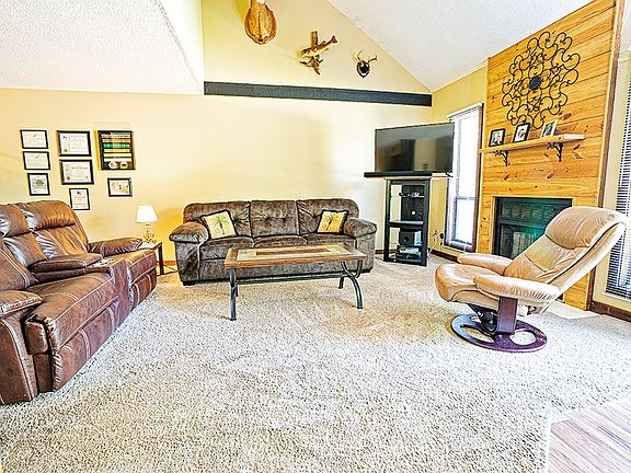 2nd image of 217 Rock Knoll Dr
