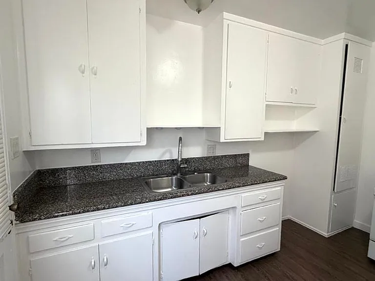 5113 W 20th St — Photo 9