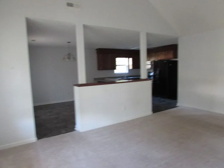 3240 Valencia Dr — Photo 3