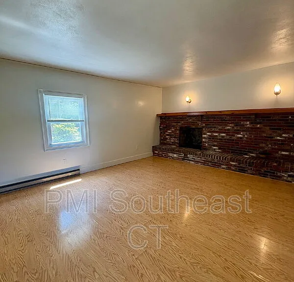 226 Pequot Ave — Photo 4