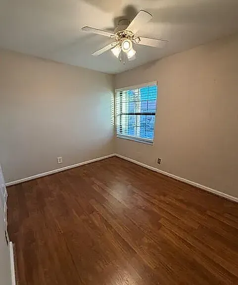 106 Freedom Ct — Photo 17