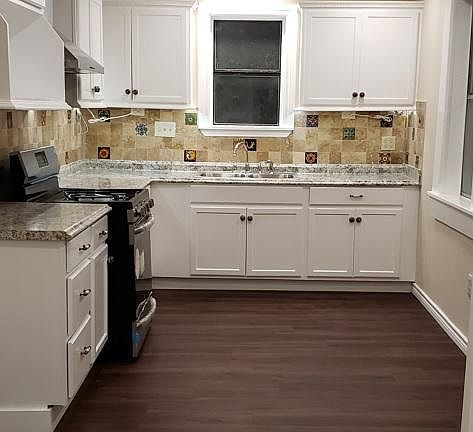 3rd image of 1118 Buena Vista St