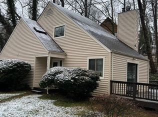 1316 Pin Oak Ct, Charlottesville, VA 22901