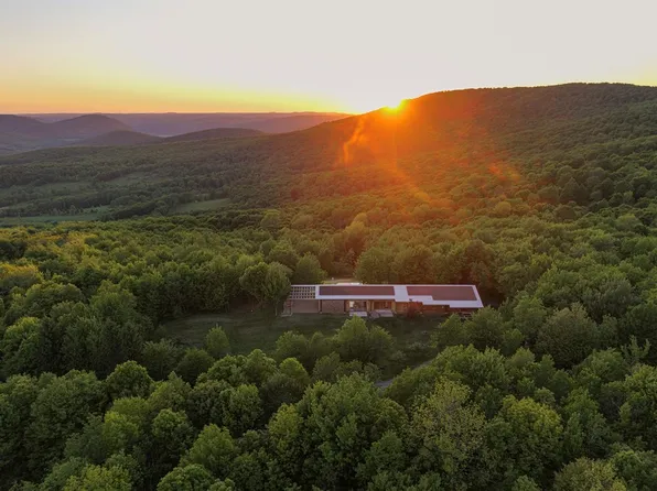 1199 W Highland Rd, Hobart, NY 13788