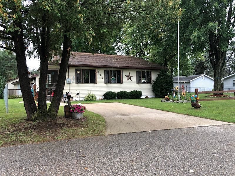 812 S Scott Dr Farwell Mi 48622 Mls 50088440 Zillow