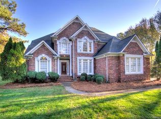 4330 Olde Roxbury Dr, Matthews, NC 28105