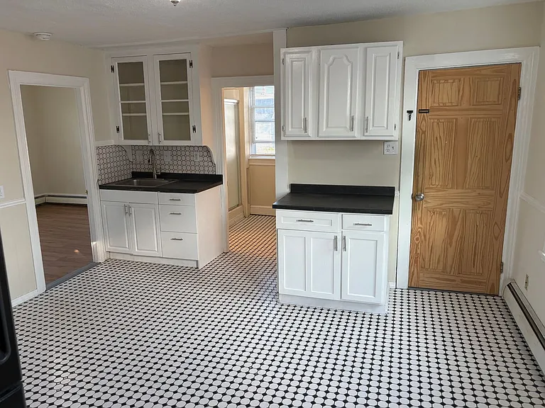 12-16 Bells Ct — Photo 2
