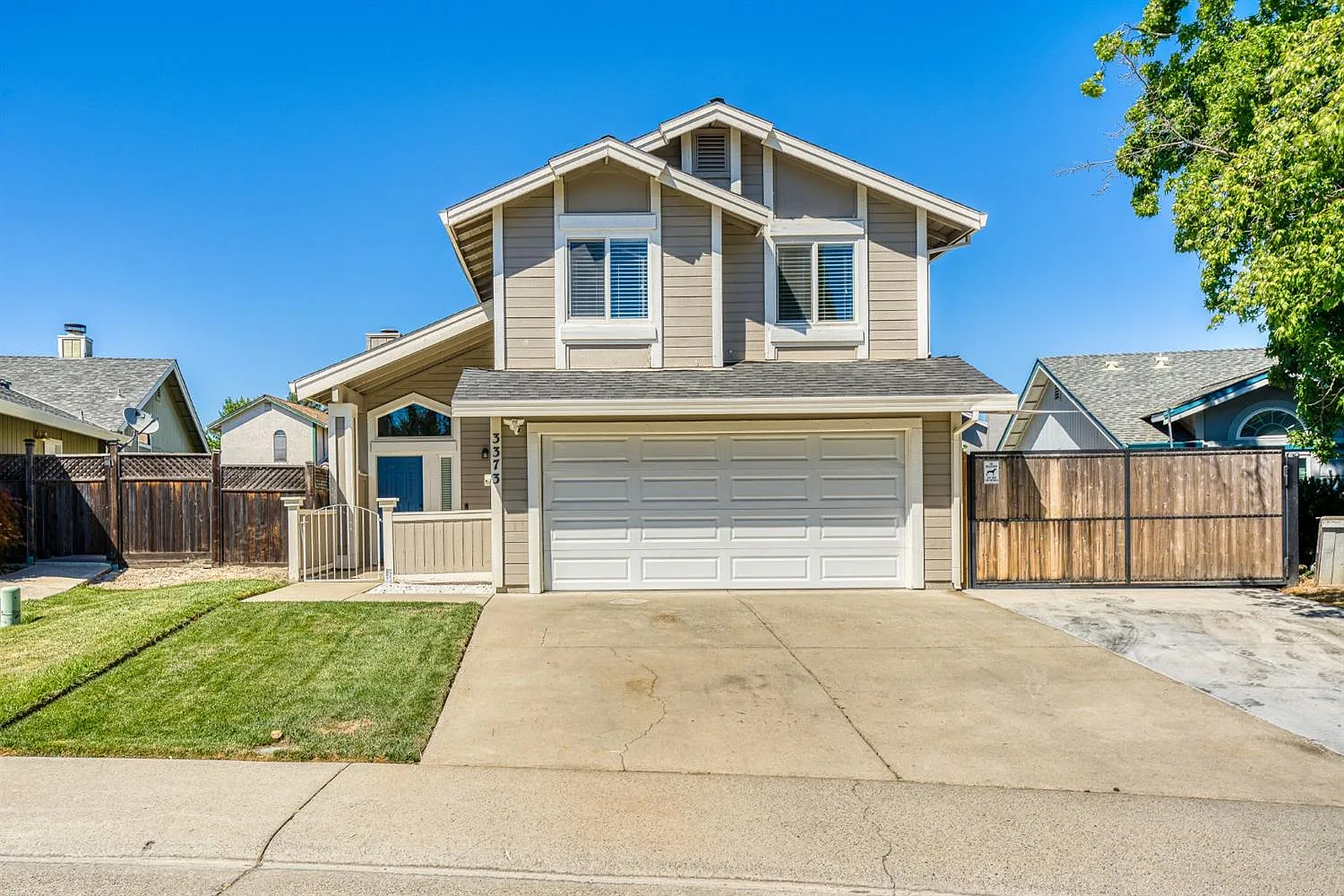 3373 Brownlea Cir photo 1