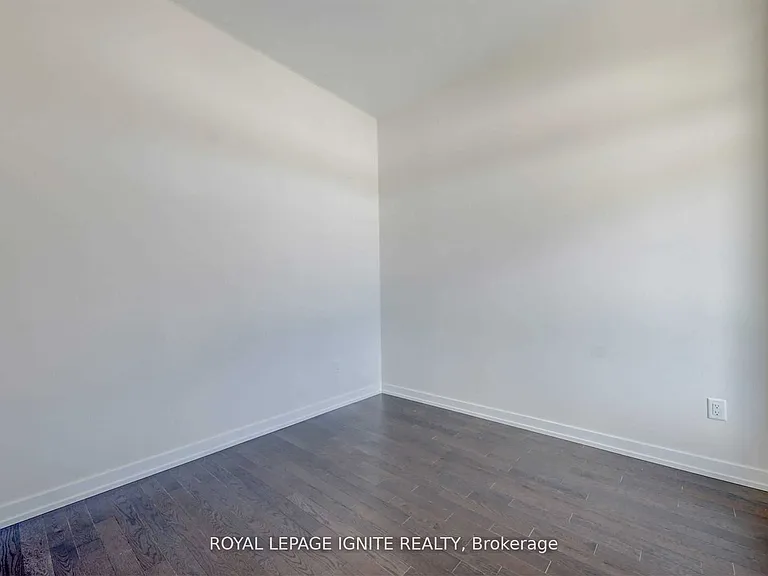 56 Rustle Woods Ave — Photo 6