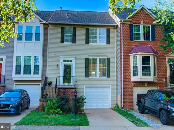 20352 Briarcliff Ter, Sterling, VA 20165