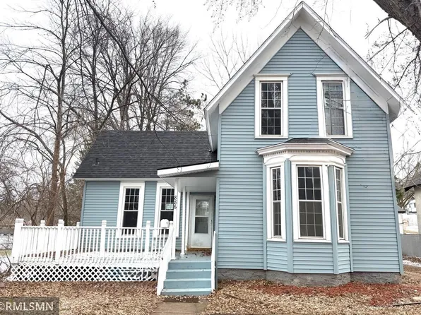 886 Johnson Pkwy, Saint Paul, MN 55106