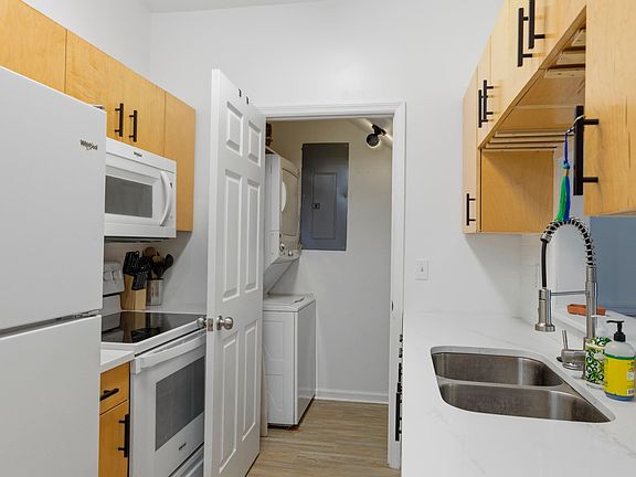 2nd image of 2403 Hartsfield Rd APT 607