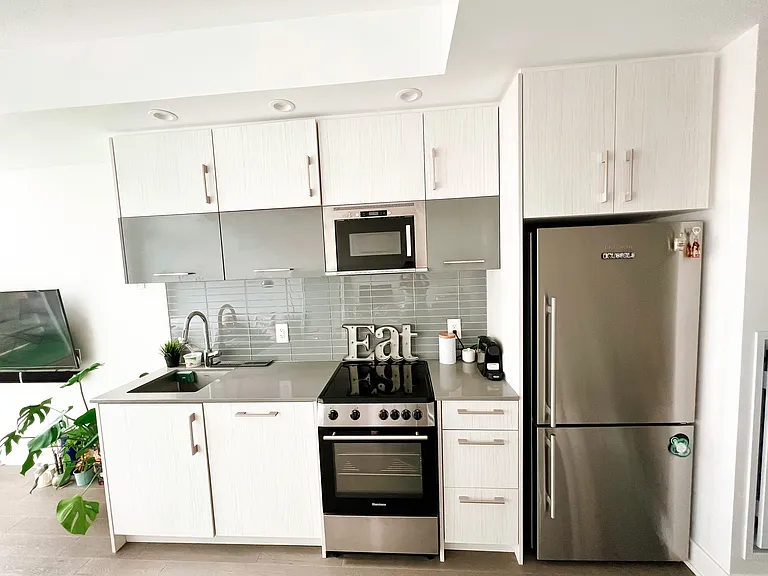 255 Bay St #809 — Photo 22