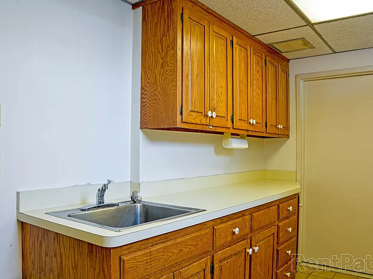 72 Maple Street — Photo 29