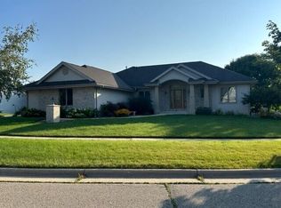 320 Travellers Run, Burlington, WI 53105