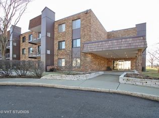 522 E Algonquin Rd APT 207A, Schaumburg, IL 60173