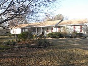 1st image of 2922 Skyland Dr