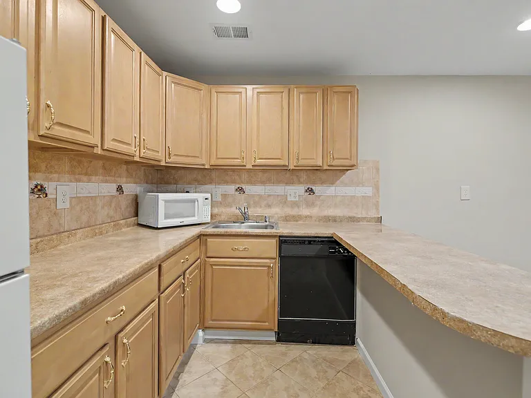 9625 Lindenbrook St — Photo 15