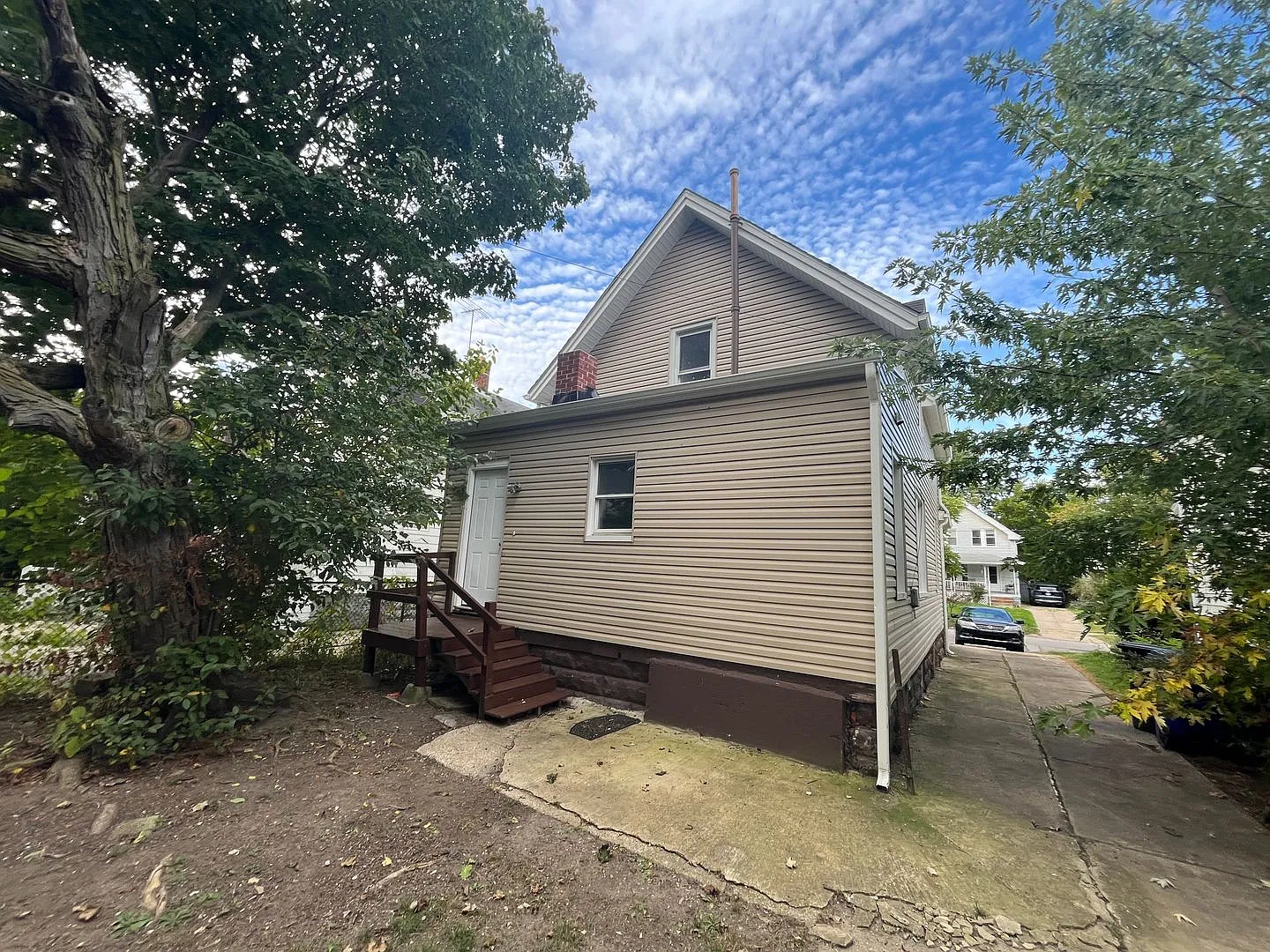 Cudell / Edgewater - 4 Bedroom Single Family Home — Photo 2