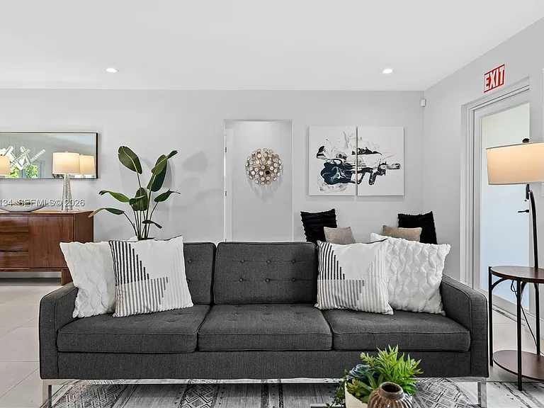 1329 Funston St — Photo 20