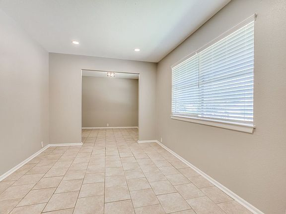 3rd image of 2909 Encino Dr