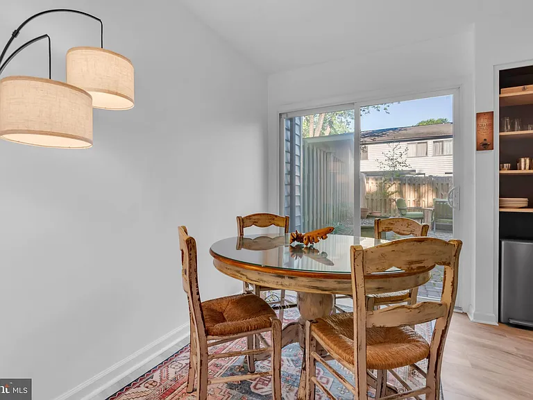 1052 Cedar Ridge Ct — Photo 15