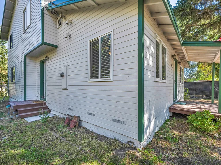 604 Pine St — Photo 50