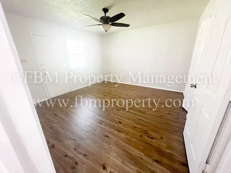 221 Highland Ave #A — Photo 12