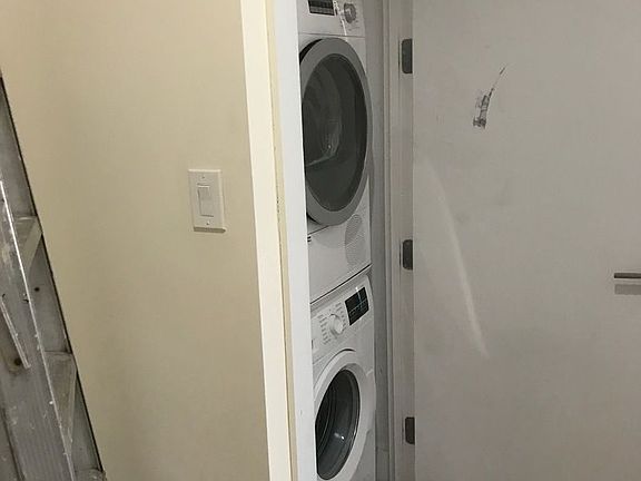 3rd image of 25 St Nicholas Ter APT 7
