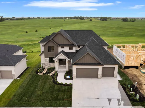 10910 S 222nd St, Gretna, NE 68028