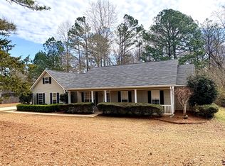 112 Foxdale Dr, Lagrange, GA 30240