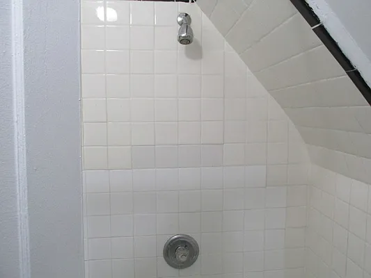 Rented by Windsor Homes Realty Corp | media 58