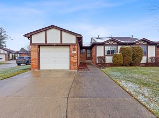 5401 Clemson Ct, Warren, MI