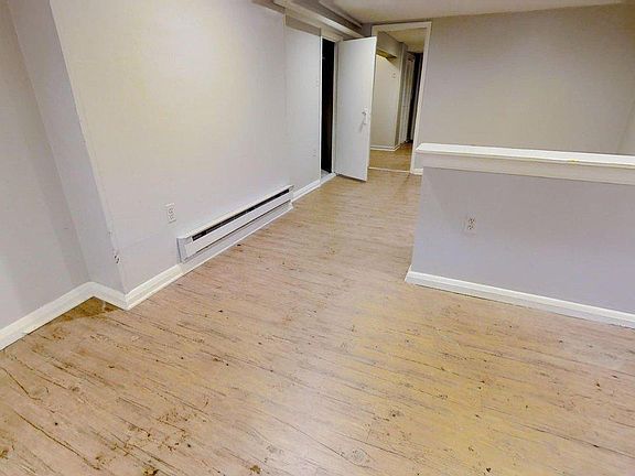 Vinyl flooring - easy to clean