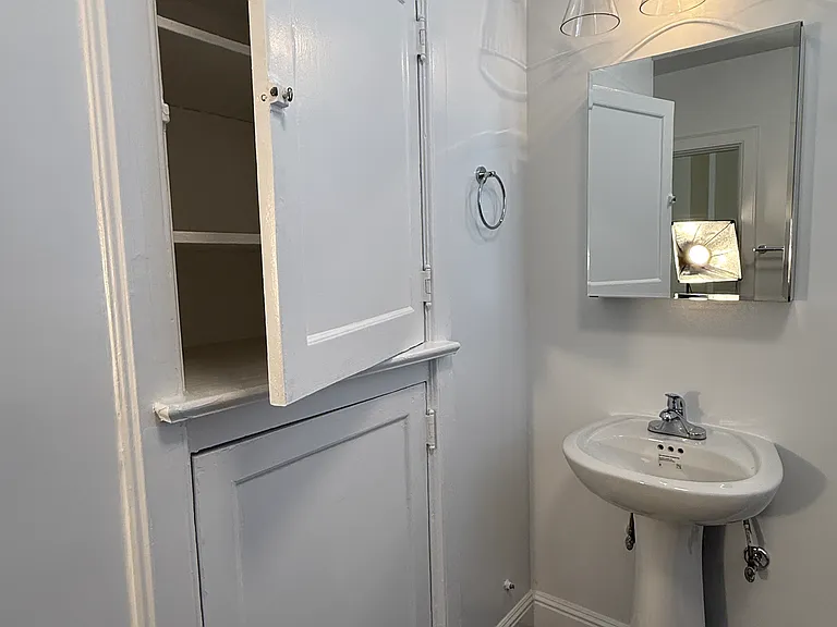 bath sink and storage