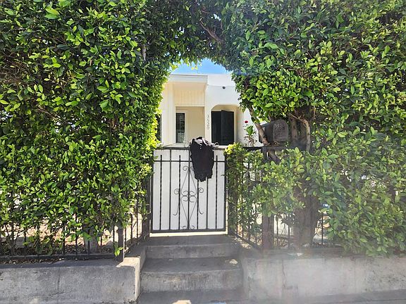 3rd image of 3520 E Pico Blvd #A