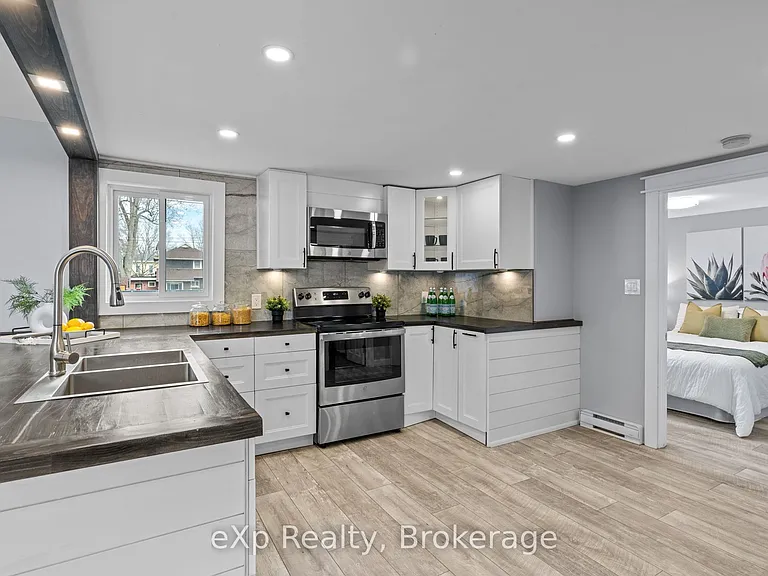 236 Sydenham St — Photo 10