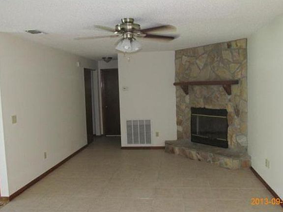 5th image of 2446 Winterwood Cir E