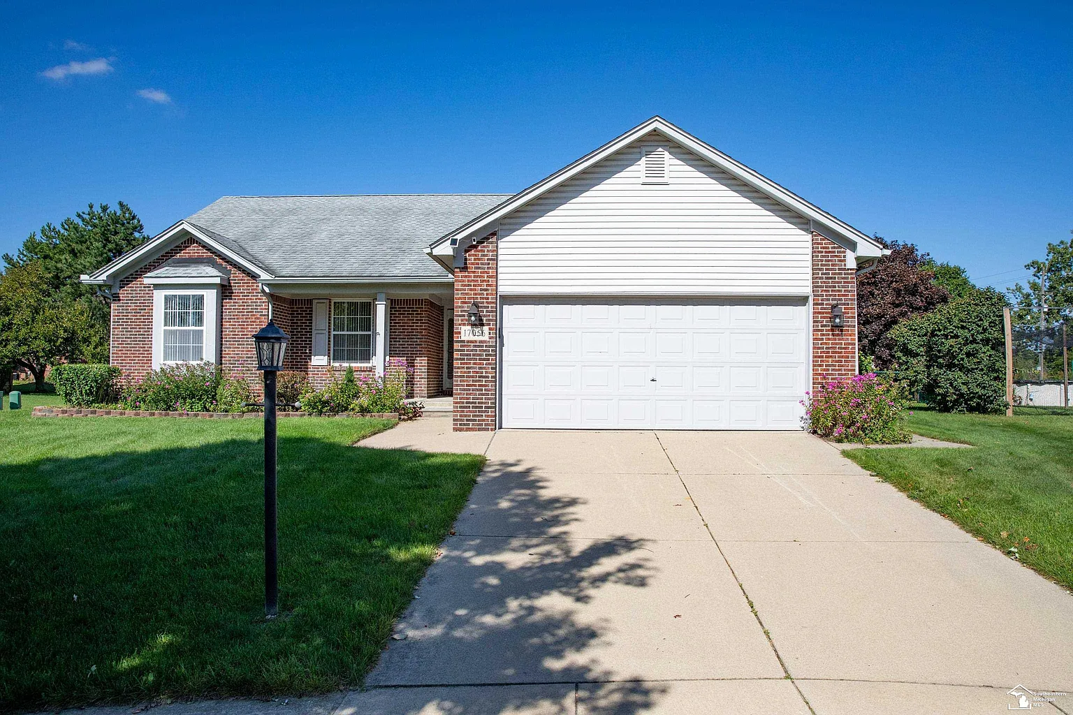 17056 Buckeye Ct photo 1
