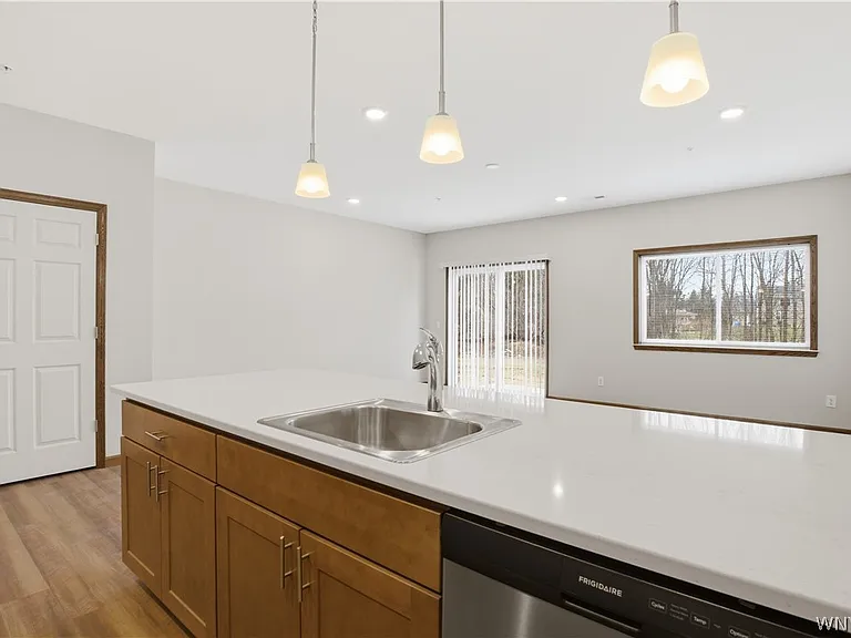1130 Orchard Park Rd — Photo 9