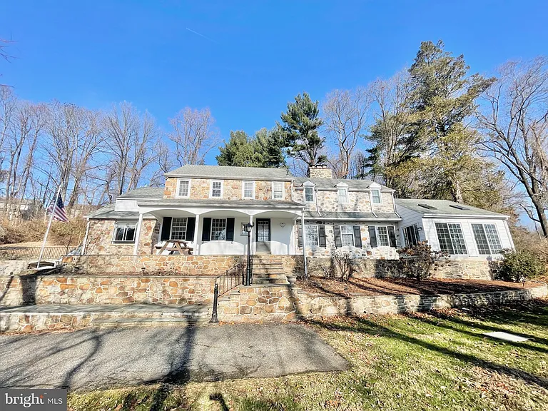 4925 W Chester Pike — Photo 2